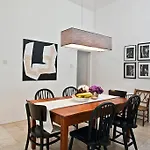 Сasa de vacaciones The Authentic Townhouse *