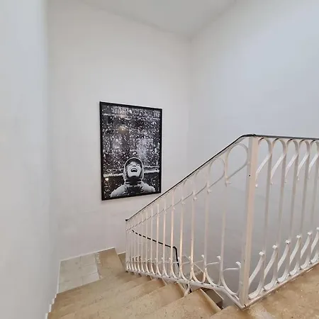 The Authentic Townhouse Сент-Полс-Бей